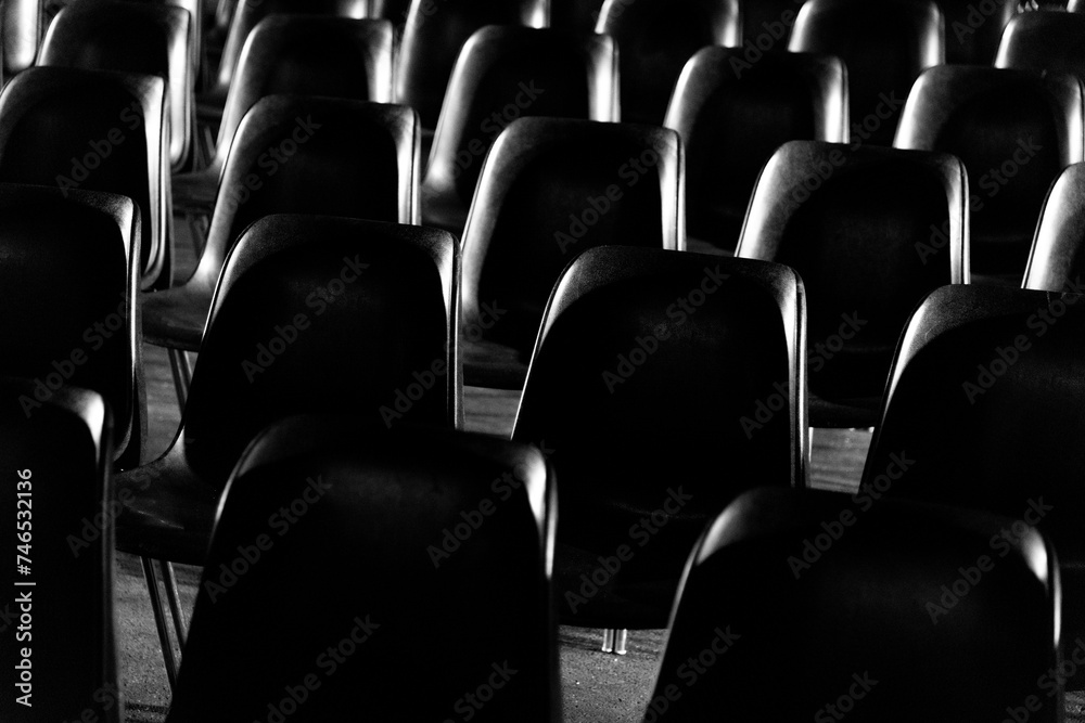 Obraz premium empty chairs waiting for an event