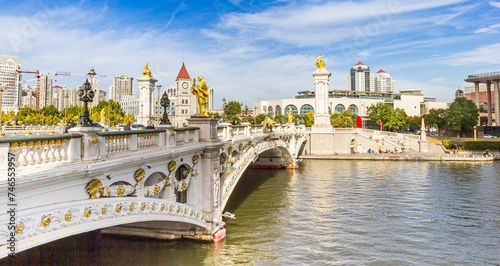Tableau sur toile Bei An bridge in french style in Tianjin, China