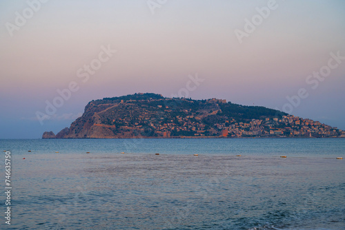 Fototapeta Naklejka Na Ścianę i Meble -  Beautiful eveining scene on Alanya beach