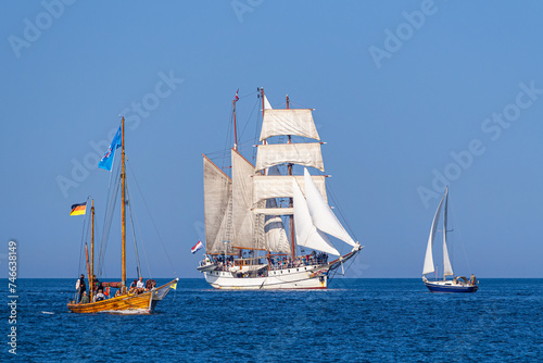 Segelschiffe auf der Ostsee während der Hanse Sail in Rostock