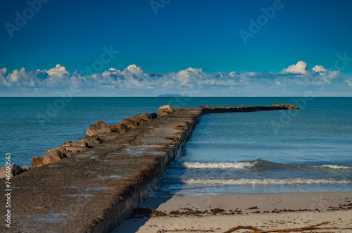 Il mare e l isola della Gorgona all orizzonte