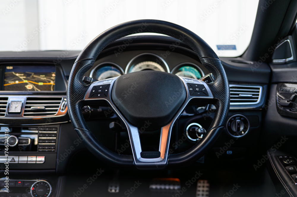 Luxury leather steering wheel