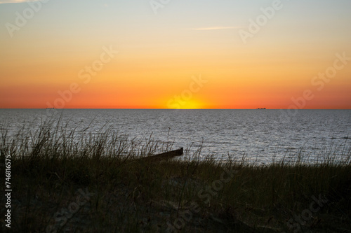 Sonnenuntergang über der Ostsee bei Ahrenshoop – Fischland-Darß-Zingst, Ostsee, Mecklenburg-Vorpommern, Deutschland