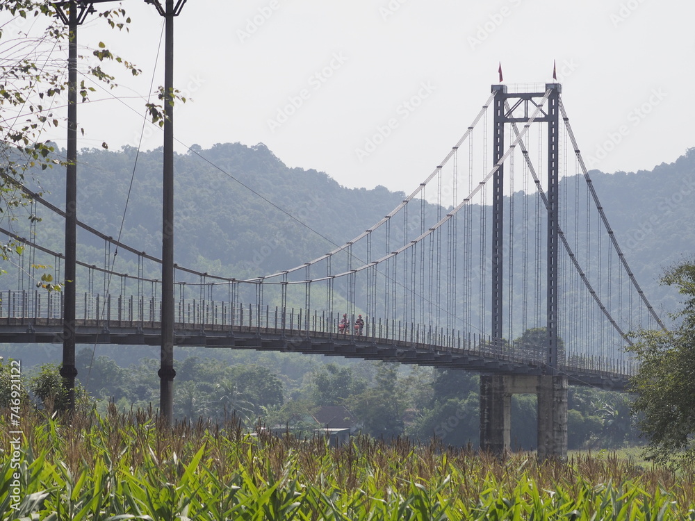 Fototapeta premium Mountain suspension bridge