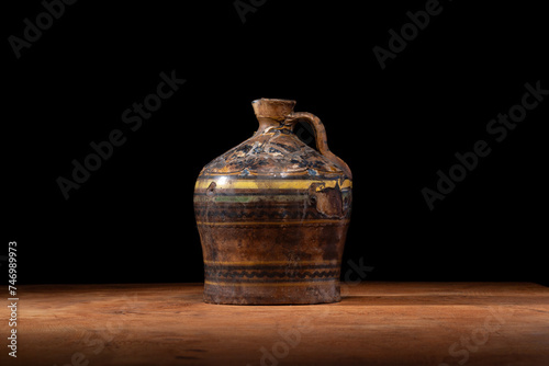 Wallpaper Mural 独楽筋草花文水甕 Torontodigital.ca