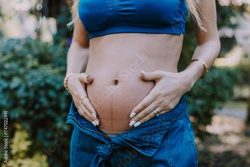 Pregnant woman. Mujer embarazada