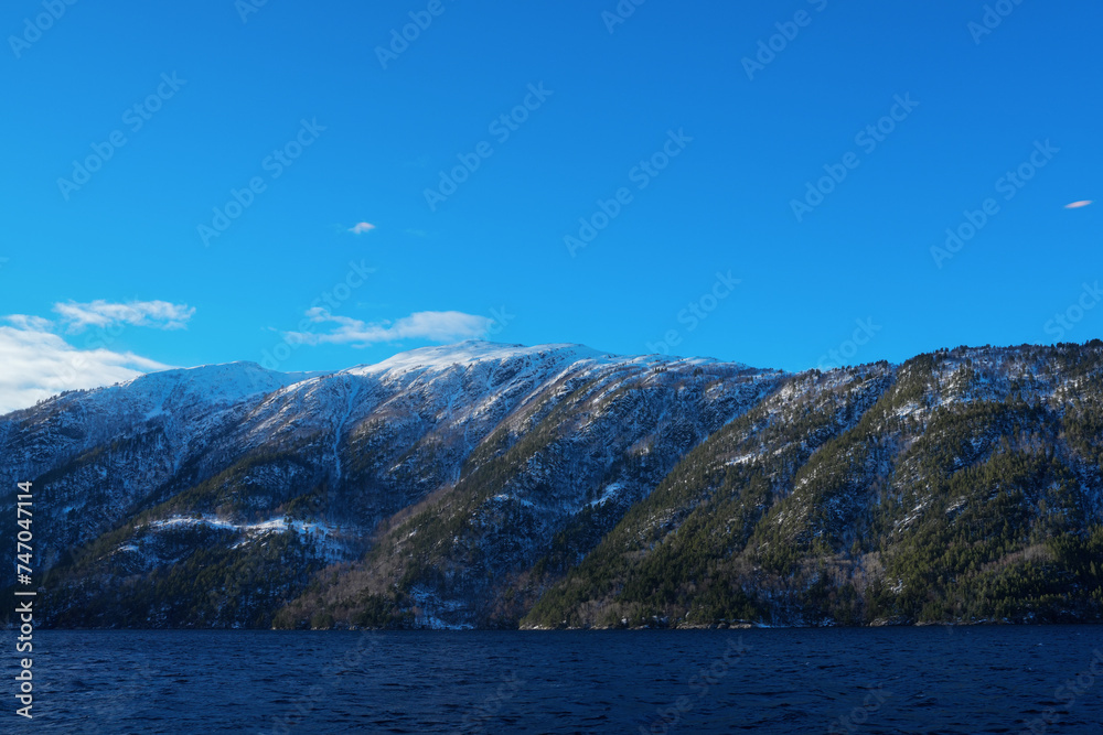 Berghang eingangs Gejrangerjord in Norwegen