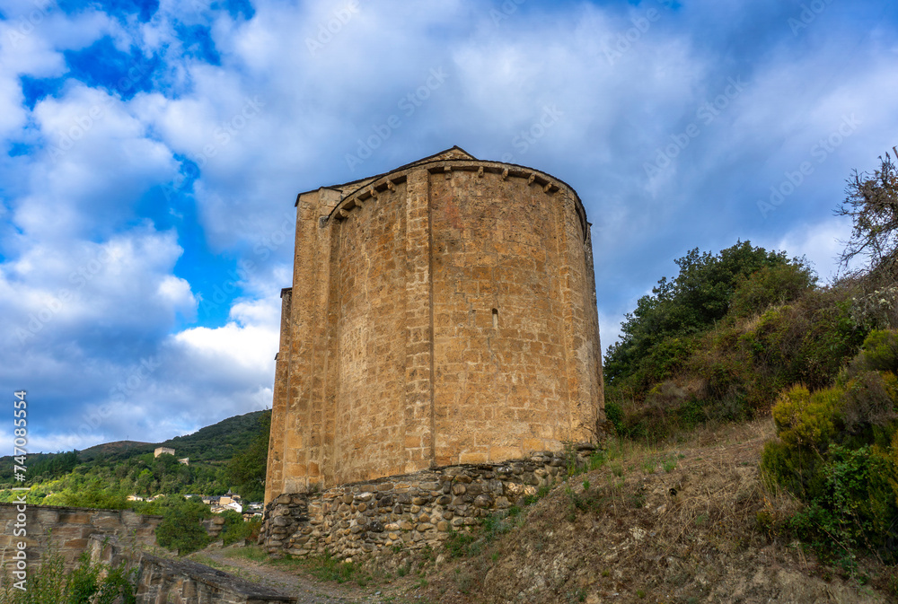 Apse of the Romanesque church of San Miguel de Corullón from the 12th century. El Bierzo, Castile and Leon, Spain.