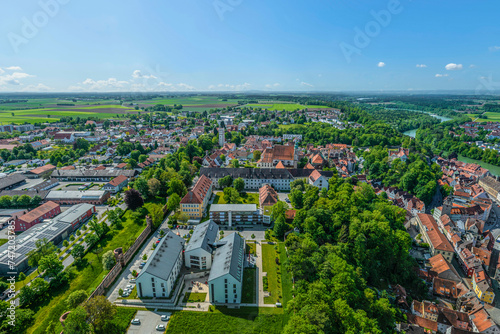 Die oberbayerische Stadt Landsberg am Lech von oben
