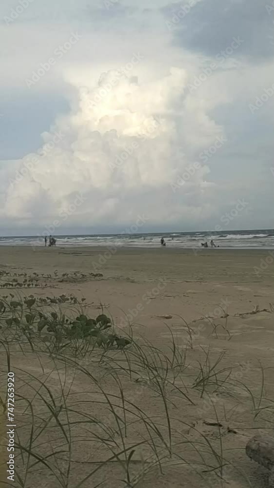 Timelapse das nuvens em um dia nublado