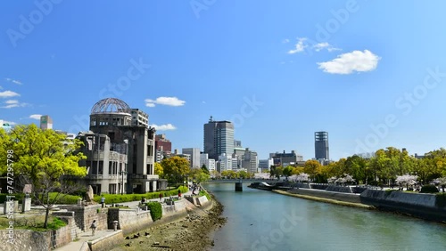 春の広島平和記念公園のタイムラプス