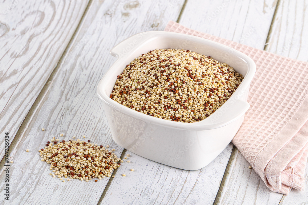 Raw dry quinoa cereal grain Raw dry quinoa cereal grain