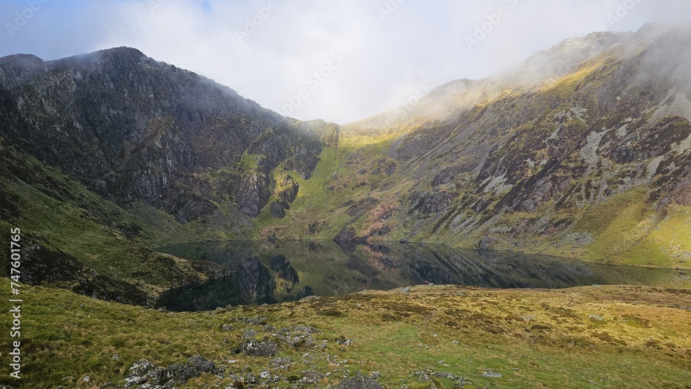 Naklejka premium The snow covered mountains of Cadair Idris in Eryri National Park, Wales