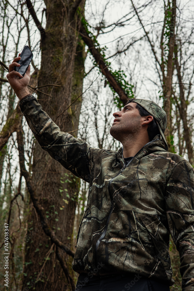 Obraz premium Forest Network Quest: Signal Hunting Perspective