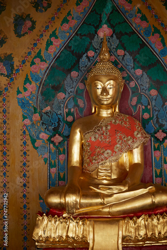 buddha statue in temple 