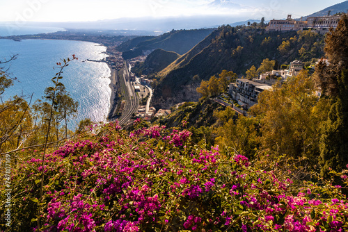 Фотография Panoramic view of Taormina shore at Ionian sea with Giardini Naxos and Villagoni