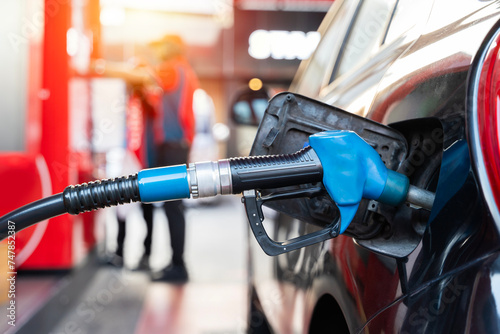 фотографія Refuel cars at the fuel pump