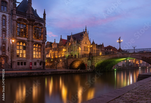 Fototapeta Naklejka Na Ścianę i Meble -  Long Exposure of the twilight by the Ghent waterfront