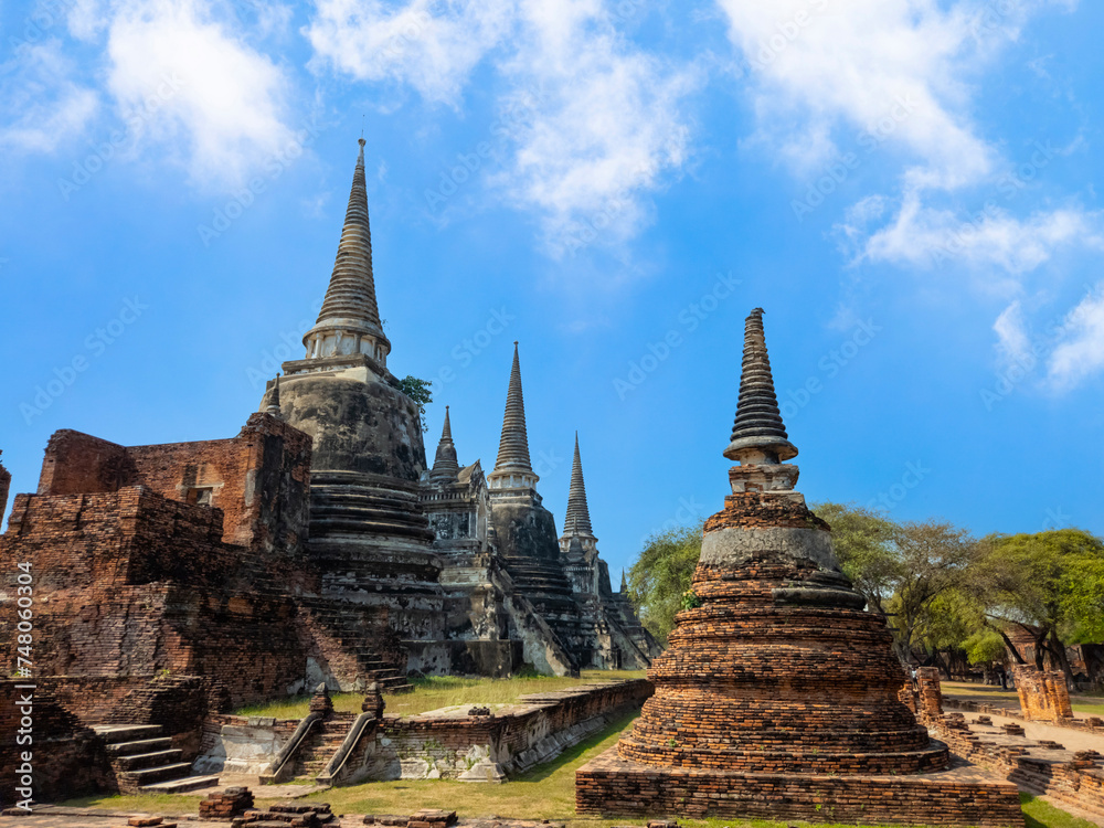 Fototapeta premium Wat Phra Si Sanphet in Ayutthaya, Thailand, Ayutthaya Historical Park in Ayutthaya. The famous sightseeing temple