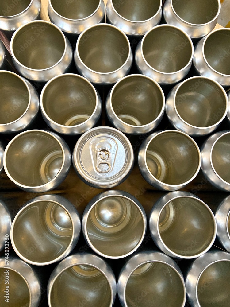 empty aluminium drinks beverage tin can no label blank plain full screen empty aluminium drinks beverage tin can no label blank plain full screen