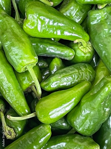 fresh green chillies 