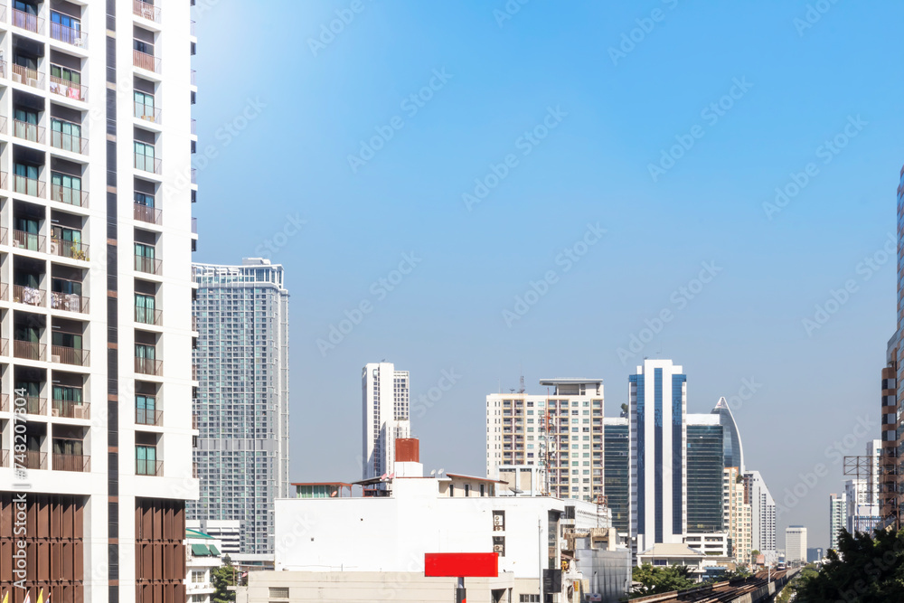 Fototapeta premium Morning view of tall buildings and large buildings in the heart of the city. business buildings in big cities