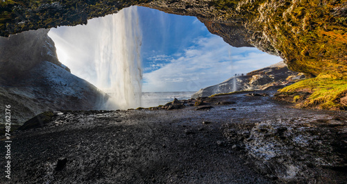 Iceland-Seljalandsfoss