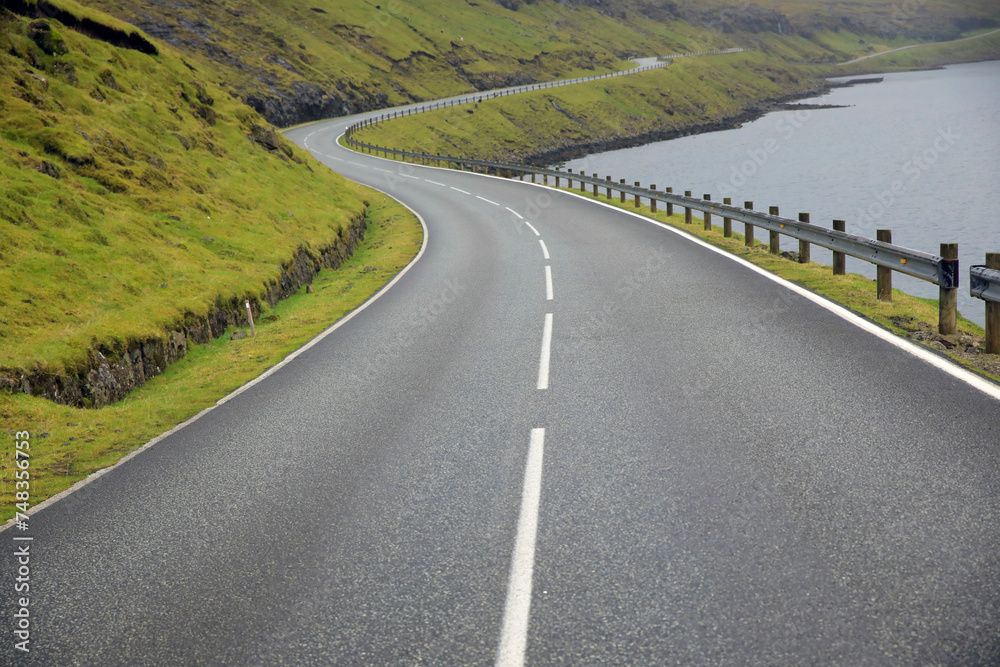 Obraz premium Empty road in the Faroe islands