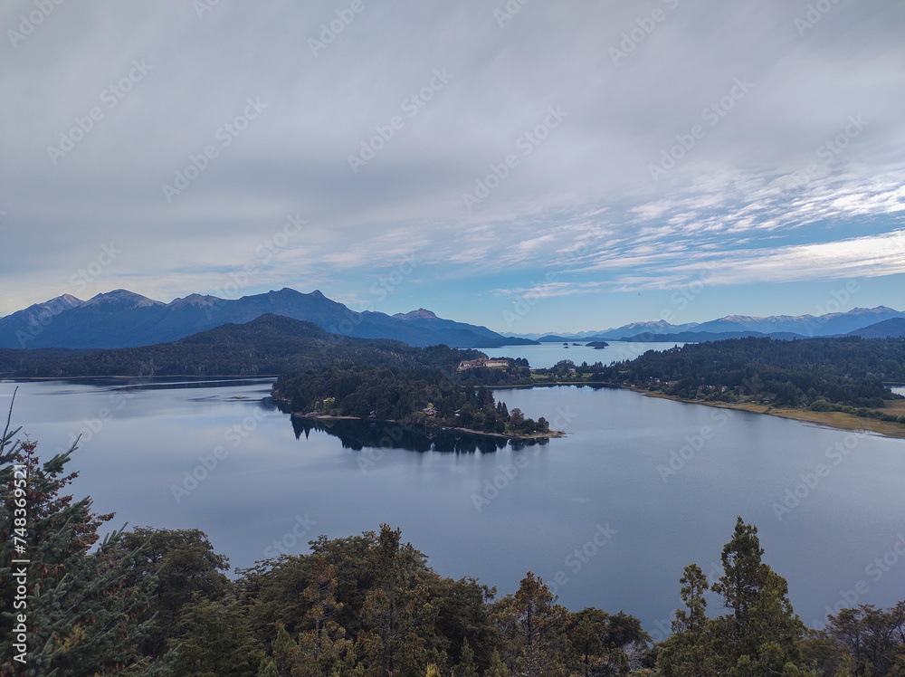 Obraz premium view lake nature mountains water