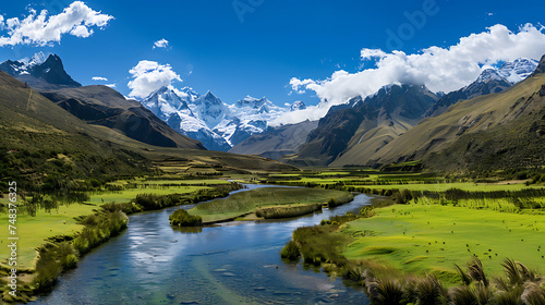 Um cenário majestoso Vale verdejante rios cristalinos e montanhas nevadas capturados em uma ampla paisagem