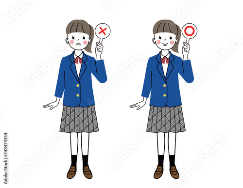丸とバツのプラカードを出している制服姿の女子生徒
