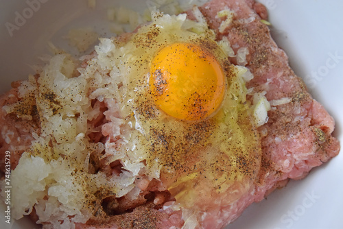 Minced meat with egg and onion