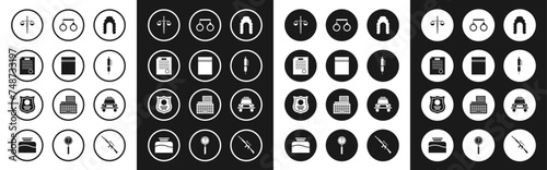 Set Judge wig, Plastic bag with ziplock, The arrest warrant, Scales of justice, Pen, Handcuffs, Police car flasher and badge icon. Vector