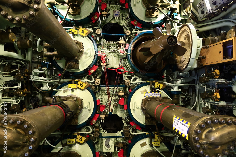 The Flore S645 was a Daphneclass French submarine. Launched in 1960