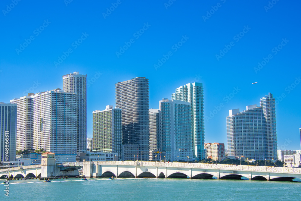 Fototapeta premium Architecture of the city of Miami view from the south channel