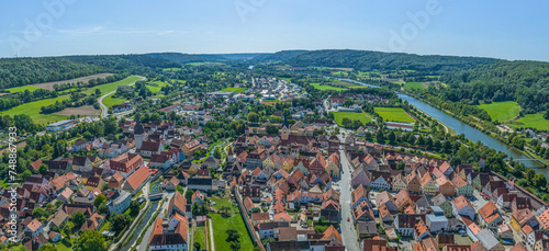 Ausblick auf die Stadt Berching am Main-Donau-Kanal in Bayern