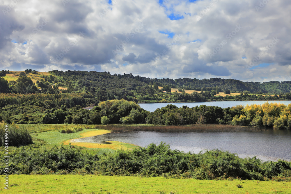 Obraz premium Harmonious lake landscape