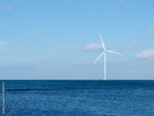 Windtrubines in het IJsselmeer