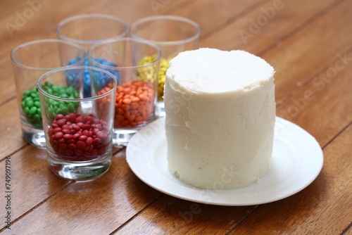 Decorating a Rainbow Birthday Cake