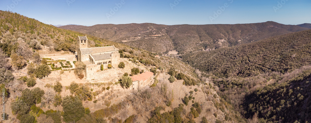Panorama du prieuré de Serrabone (Serrabona) à Boule d'Amont (66130) , - obrazy, fototapety, plakaty 