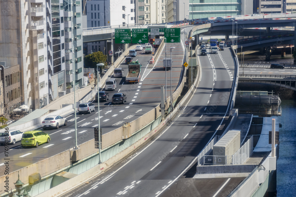 首都高速都心環状線、江戸橋ジャンクション付近 StockFoto Adobe Stock