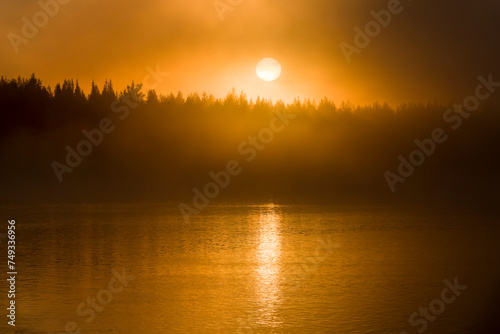 Sonnenaufgang am Piteälven in Schweden 