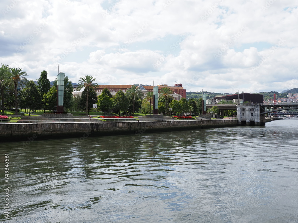 Naklejka premium Promenade at Nervion river in European Bilbao city in Spain