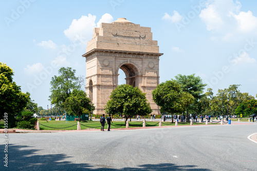 views of indian gate at delhi city
