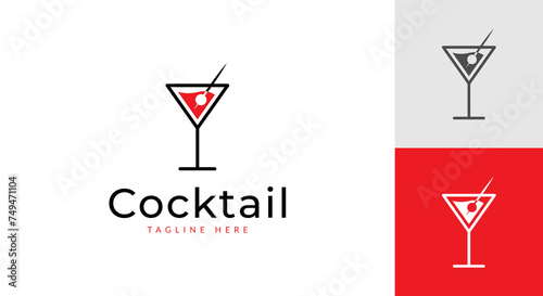 cocktail logo vector illustration. alcohol glass logo template