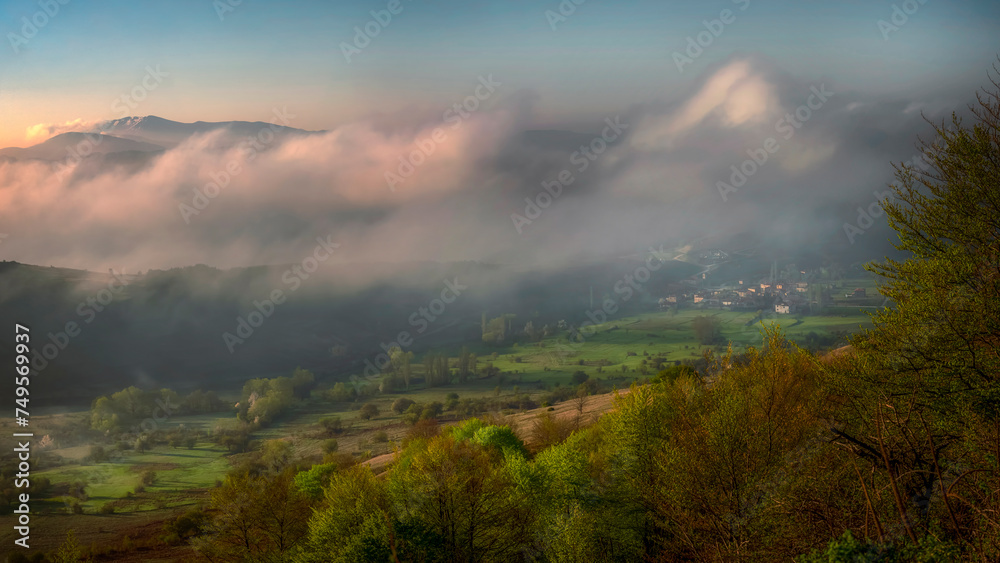 Obraz premium fog in the mountains