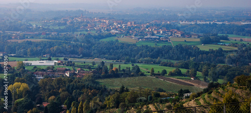 Foto Il panorama sulla Brianza dalla collina di Montevecchia in provincia di Lecco, Lombardia, Italia