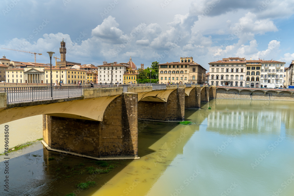 Florence, Tuscany. Ponte Vecchio (Holy Trinity) medieval stone bridge over the Arno river. Italy