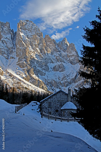 la Cima Burelloni nelle Pale di San Martino dalla Val Venegia, Trentino photo