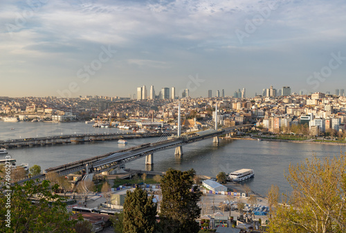 Obraz na płótnie Golden Horn Bridge and Beyoglu District w salonie